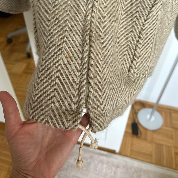 Landau Icelandic Wool Knit Sweater Tan/Beige Herringbone Print Coat, Size L, EUC - Picture 5 of 8